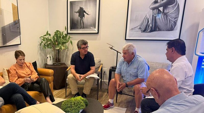 Senadores estão nos EUA para tentar barrar tarifaço de Trump