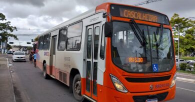 Ônibus do “Conecta Camaçari” estariam circulando sem vistoria e nem documentação obrigatória, diz jornalista