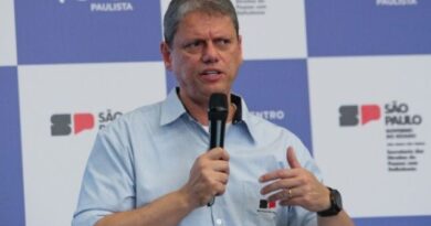 Tarcísio culpa Lula por tarifas impostas por Trump