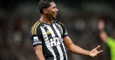 Rony aciona Justiça e pede rescisão de contrato com o Atlético-MG