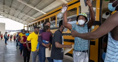 Juiz federal bloqueia política de imigração de Trump em decisão chocante sobre proteções haitianas