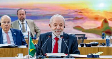 Lula propõe desligamento de cabos submarinos dos EUA e criação de novo sistema com ditaduras do BRICS