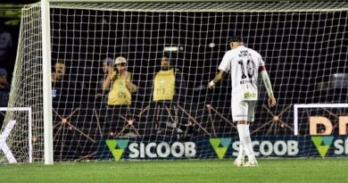 Com Neymar em campo, Santos leva goleada de 6 a 0 do Vasco pelo Brasileirão