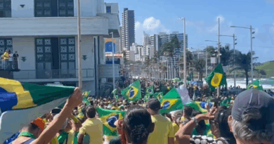 Bolsonaristas voltam às ruas de Salvador em protesto contra Alexandre de Moraes e o governo Lula