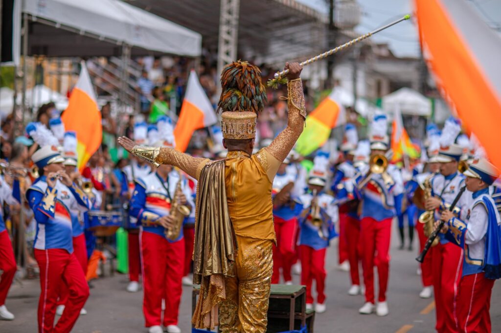 Vila de Abrantes recebe desfile cívico em comemoração aos 267 anos de emancipação política de Camaçari