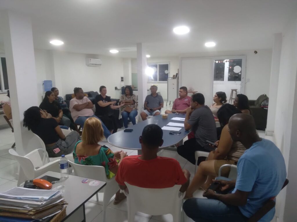 Cléber Alves reúne lideranças para debater cenário político da orla
