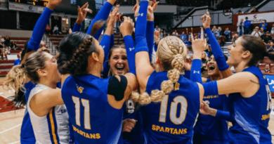 Jogadoras de vôlei universitário nos EUA denunciam colega trans e acusam escola de silenciamento após lesões em treino