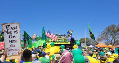 Manifestantes pró-Bolsonaro se reúnem em Brasília no 7 de Setembro e pedem anistia e impeachment de Moraes