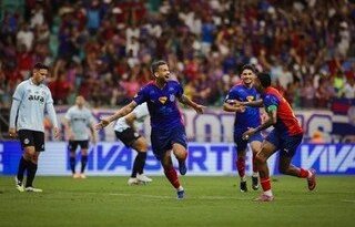 Bahia goleia o Grêmio na Fonte Nova e mantém embalo na briga pelo G-4 4