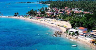 Influenciador critica Morro de São Paulo e divide opiniões nas redes sociais