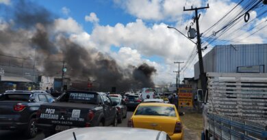 Manifestantes fecham BA-099 em reação à ocupação irregular no Parque das Dunas de Abrantes