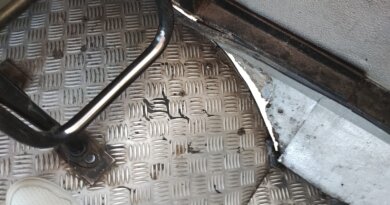 Passageiros denunciam ônibus com ferrugem exposta na linha Jauá/Terminal Aeroporto