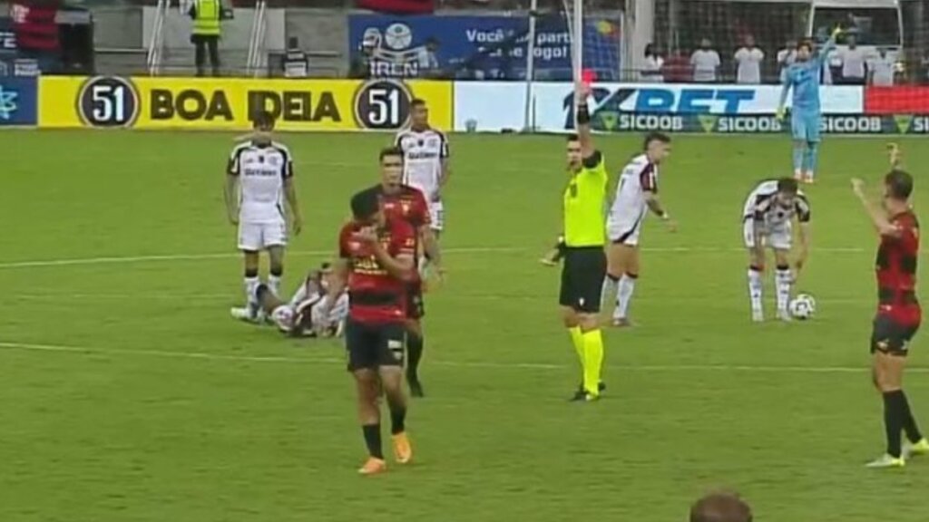 Crise ou entrega? Goleada do Sport para o Flamengo se desenha após duas expulsões polêmicas