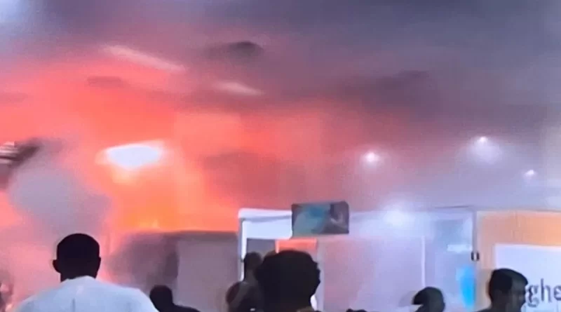 Incêndio atinge pavilhão na COP30 em Belém