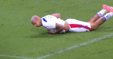 Deyverson faz gol decisivo e provoca torcida do Bahia na Arena Fonte Nova