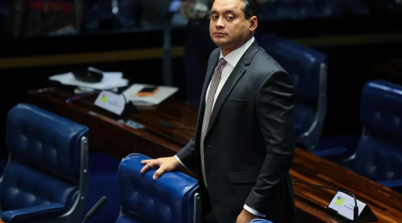 Vice-líder de Lula no Senado é alvo da PF em operação sobre a farra do INSS