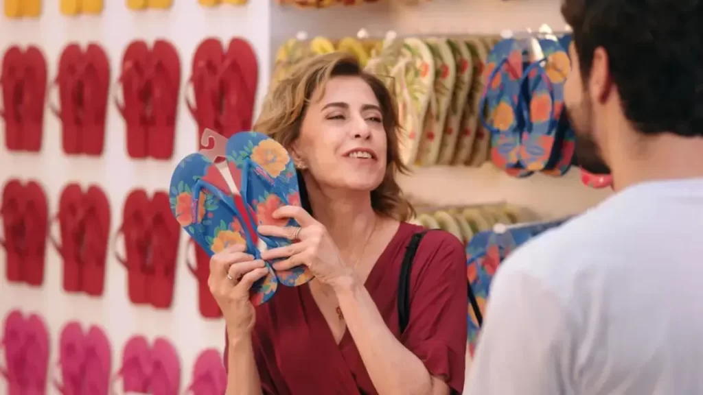 Boicote da Direita impulsiona reação no mercado e esgota estoque de Havaianas em loja de SC
