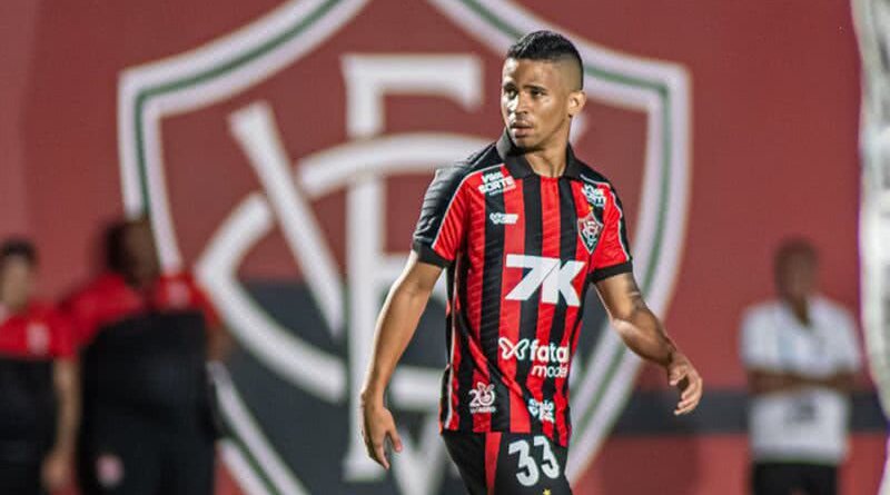 Vitória anuncia permanência de Erick até 2028