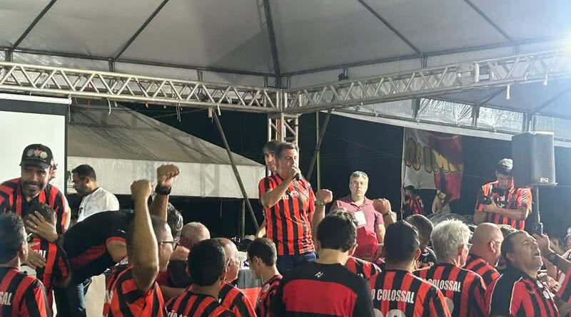 Fábio Mota é reeleito presidente do Vitória com 85,95% dos votos