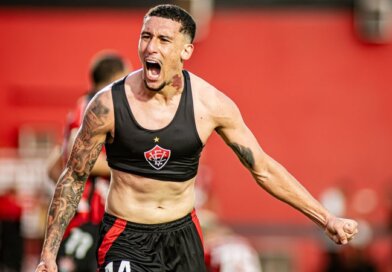 Vitória vence o São Paulo, escapa do rebaixamento e garante permanência na Série A