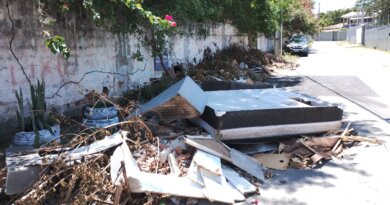 Moradores denunciam descarte irregular de lixo na Rua João da Mata em Vila de Abrantes