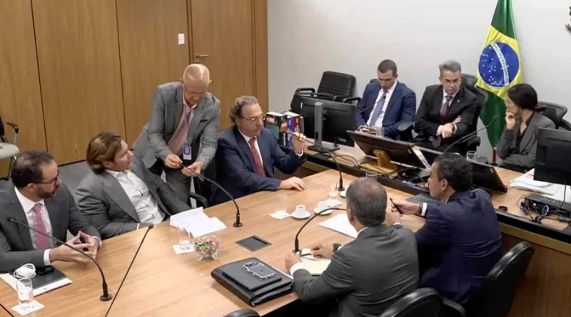 Vorcaro e ex-presidente do BRB divergem sobre a origem de carteiras do Master em acareação