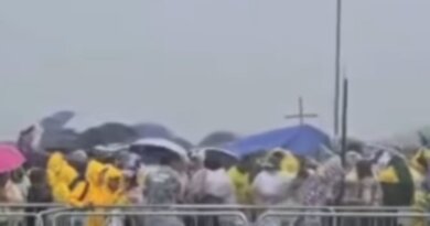 Raio atinge caminhada de Nikolas em Brasília e deixa 72 feridos, oito em estado grave