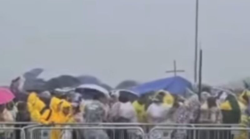 Raio atinge caminhada de Nikolas em Brasília e deixa 72 feridos, oito em estado grave