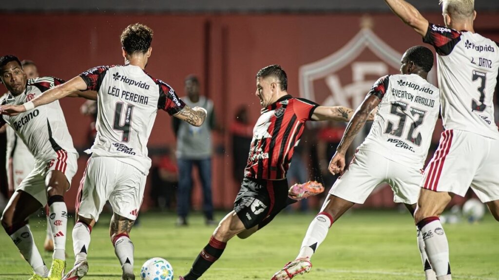 Com pênalti perdido, Vitória sofre revés para o Flamengo no Barradão