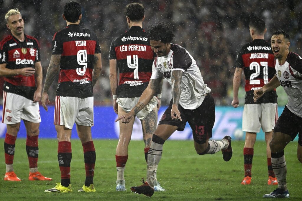 Vexame internacional: Flamengo perde para o Lanús no Maracanã e já acumula dois vices em 2026