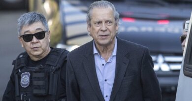 Condenado no escândalo do Mensalão, José Dirceu anuncia pré-candidatura a deputado