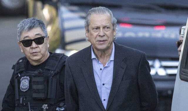 Condenado no escândalo do Mensalão, José Dirceu anuncia pré-candidatura a deputado