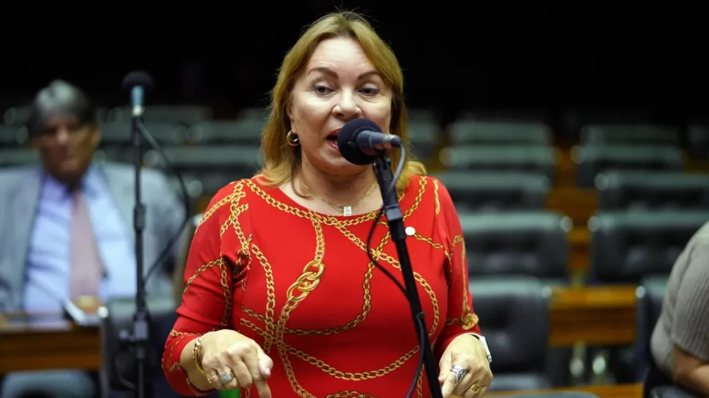 Deputada comprou imóvel de R$ 4,43 milhões com dinheiro desviado do INSS, ministro do STF