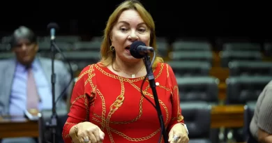 Deputada comprou imóvel de R$ 4,43 milhões com dinheiro desviado do INSS, ministro do STF