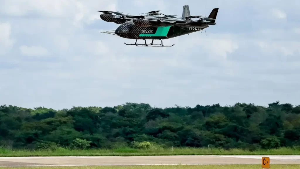Embraer realiza voo de carro voador e avança em projeto de mobilidade aérea no Brasil