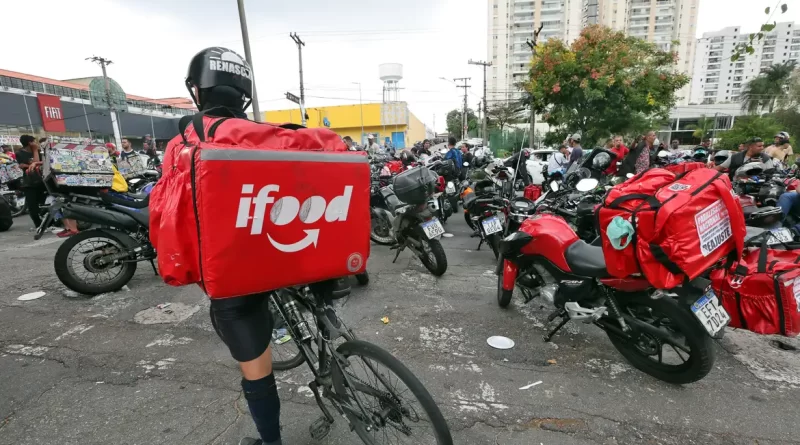 Brasileiros rejeitam taxa mínima em apps de entrega, aponta pesquisa