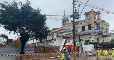 Obra de expansão do metrô de Salvador derruba dois casarões históricos no Campo Grande