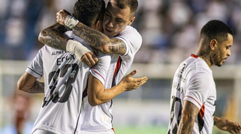 Vitória empata com o Confiança em Sergipe, mas avança na primeira colocação do Grupo A da Copa do Nordeste