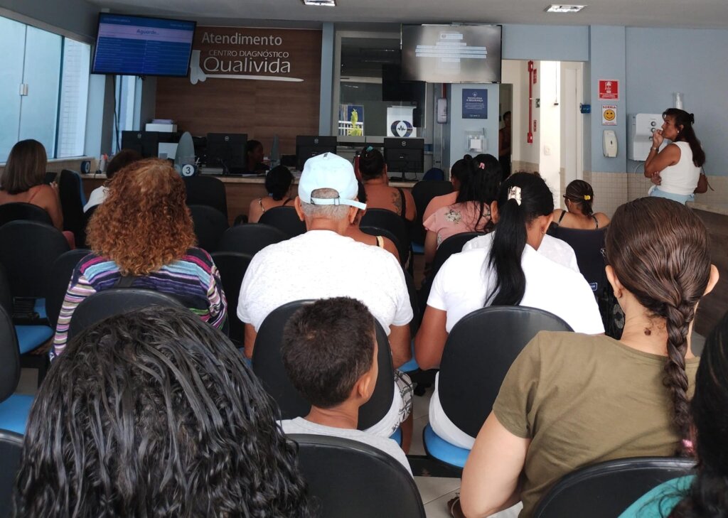 Pacientes enfrentam mais de 5 horas de espera por exames em clínica de Vila de Abrantes 1