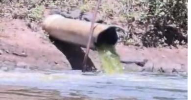 Denúncia aponta despejo de esgoto no Rio Pojuca, em Camaçari 3