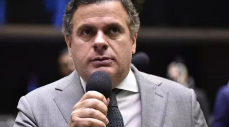 Deputado baiano fecha acordo milionário com STF para evitar condenação por peculato