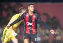 Vitória bate o Internacional no Barradão e entra na parte de cima da tabela