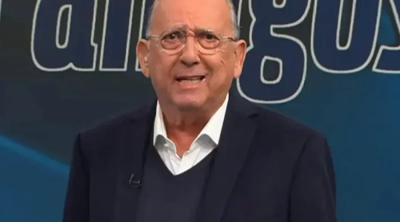 Galvão Bueno é internado para cirurgia na coluna, mas SBT garante narrador na Copa de 2026