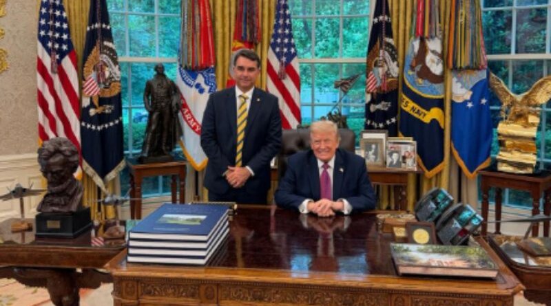 Flávio Bolsonaro encontra Trump nos EUA