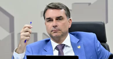 Pré-campanha de Flávio Bolsonaro aciona TSE após pesquisa induzir resposta com exposição de áudio 4