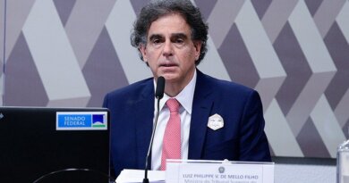 Presidente do TST admite posição política e afirma: “Nós, vermelhos, temos causa”