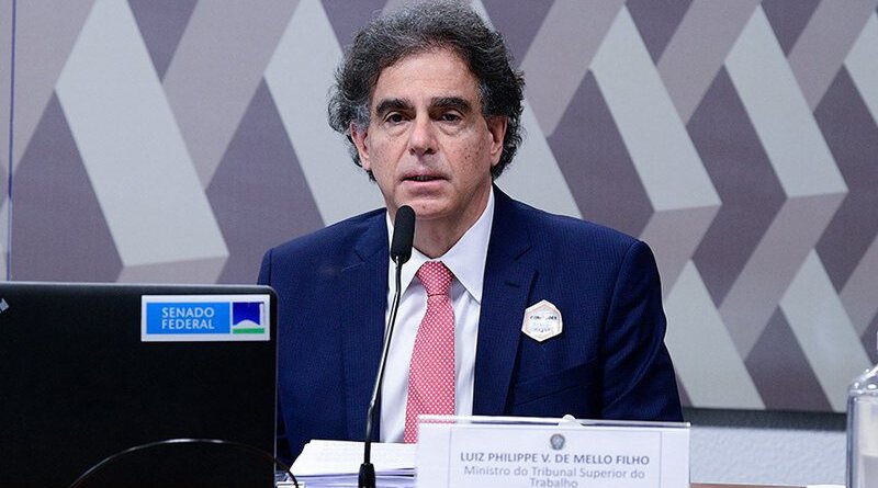 Presidente do TST admite posição política e afirma: “Nós, vermelhos, temos causa”