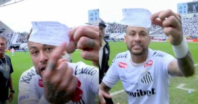Árbitro erra substituição e tira Neymar de campo por engano