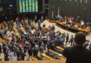 Deputados aprovam PEC que acaba com escala 6x1 e reduz jornada para 40 horas semanais