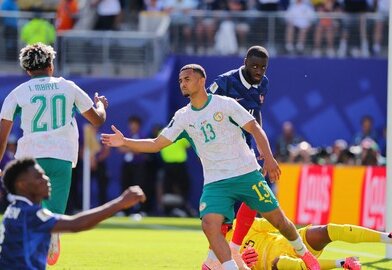 França vence o Senegal na estreia da Copa